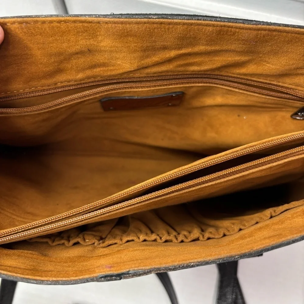 PATRICIA NASH Amersham Soft Black Oil Waxed Nappa Leather Messenger Bag - Picture 5 of 7